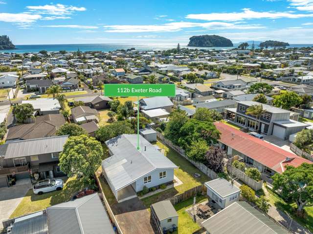 Sunny and spacious. Quiet street in Beach Zone.