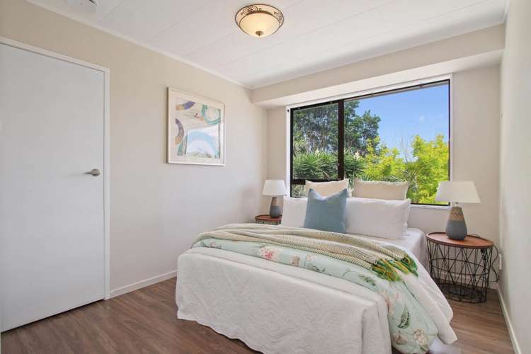 17 Thalia Place Totara Vale_12