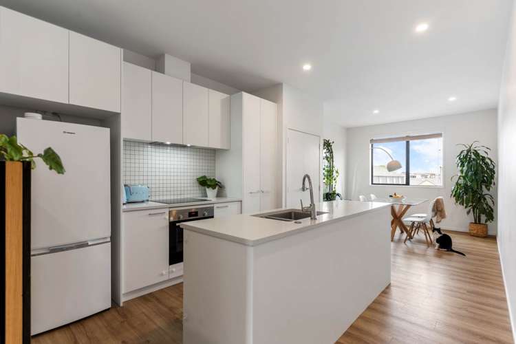 8/2 Tahuhu Road Mt Wellington_10