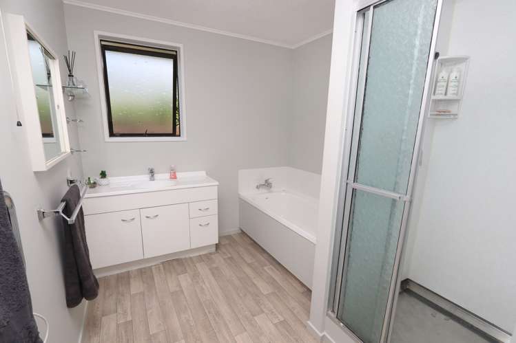 22 Glassey Drive Allenton_17