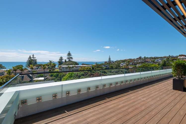 17/423-427 Beach Road_5