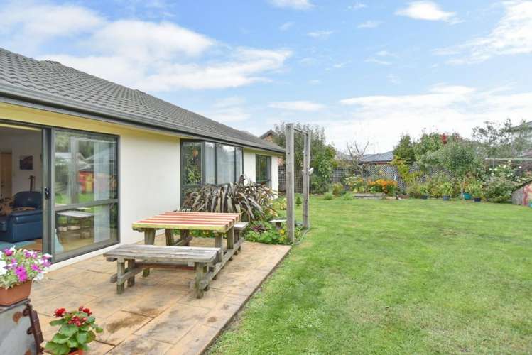 17 Cayman Close Shirley_13