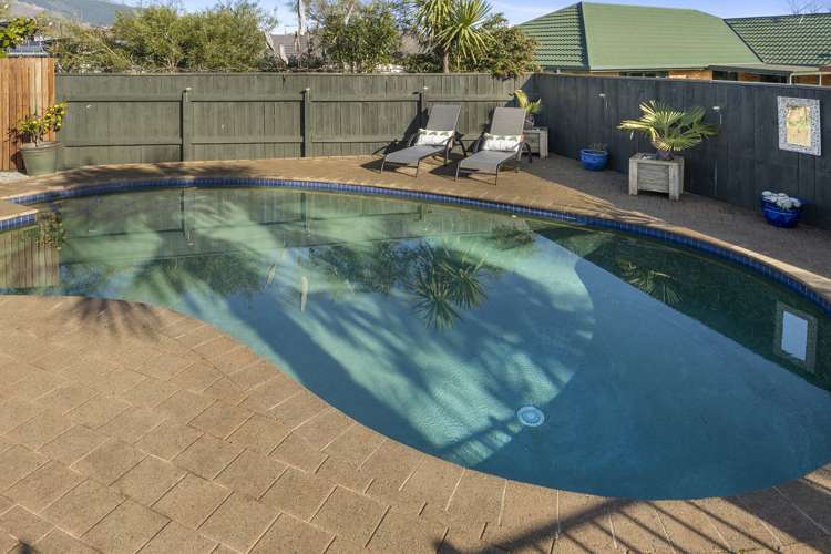 4 Gershwin Grove Stoke_5