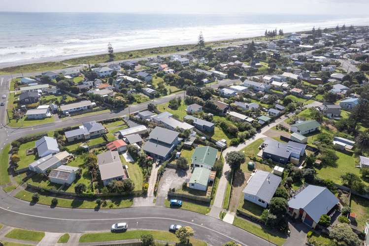 14 Karaka Street Otaki Beach_20