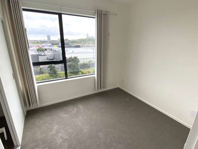 15 Waipuhinui Way Wiri_4