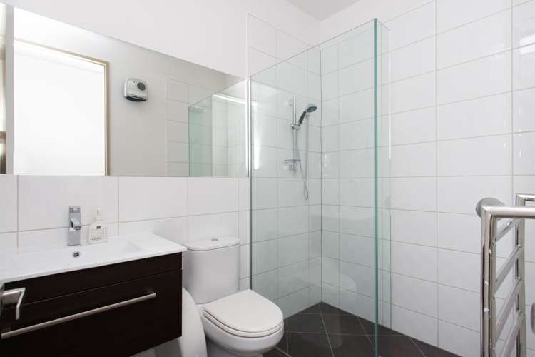 Unit 9, 211  Ferry Road Waltham_7