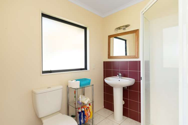 23 Oriental Parade Papamoa_13