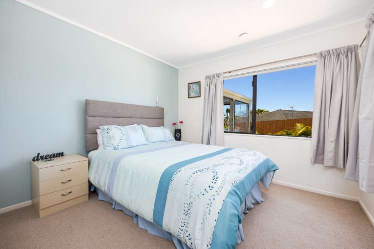 5 Alec Craig Way Gulf Harbour_15