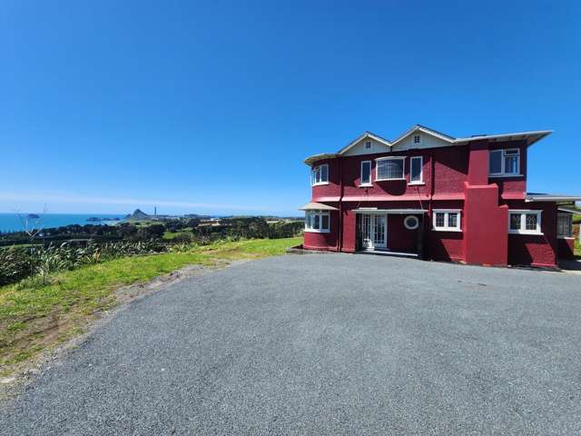 CHARACTER HOME- EQUISITE COASTAL SEA VIEWS