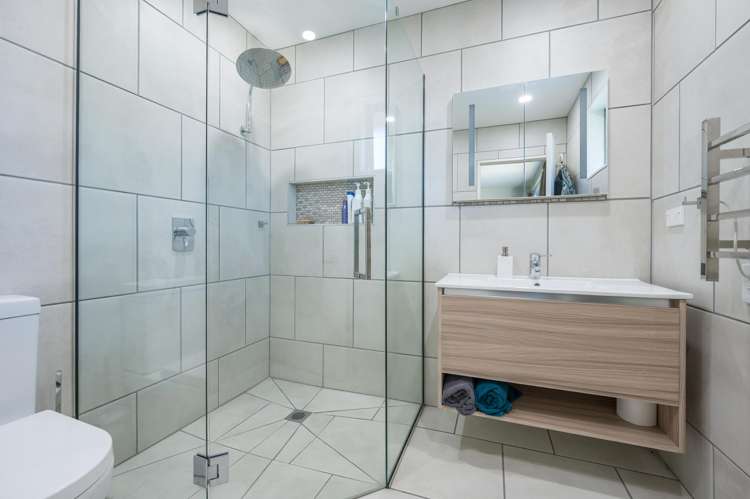 53 Covent Drive Stoke_14