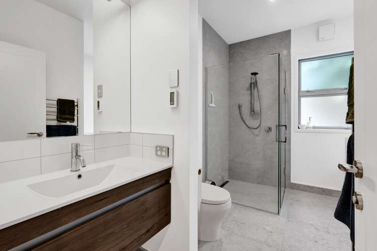 18b Dorset Avenue Westown_21