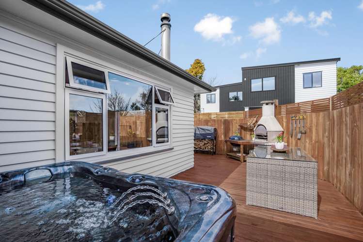15 Rowe Parade Wainuiomata_17
