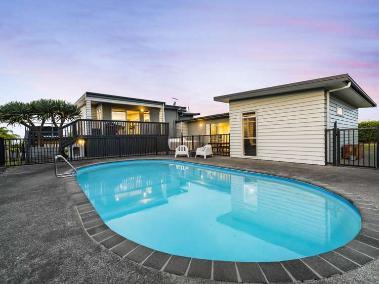 6 Intrepid Crescent Beachlands_23