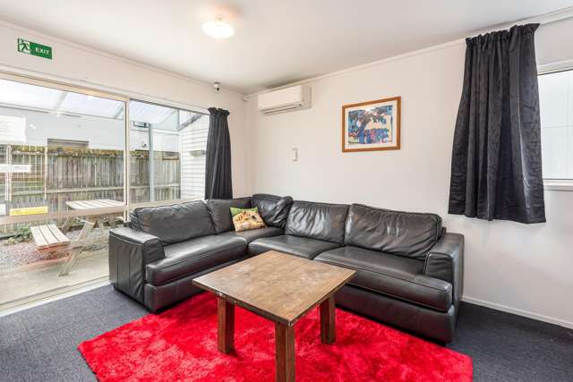 2/91 Brockworth Place Riccarton_3