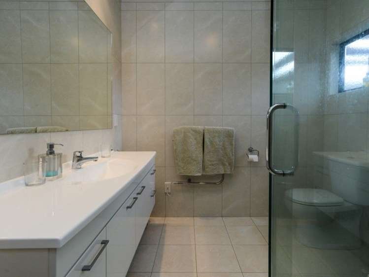 9 Palliser Place Poraiti_11