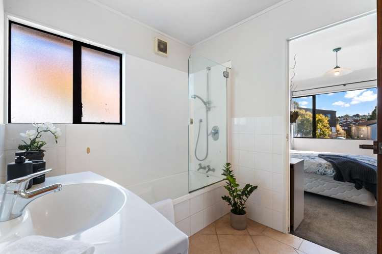 10 Camilla Grove Totara Vale_18