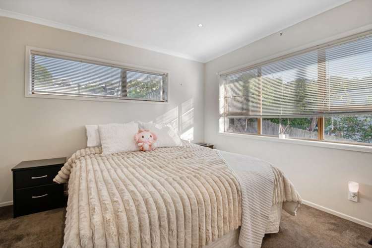 33 Surf Road Stanmore Bay_11