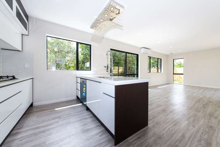 8a Dalwhinnie Parade Highland Park_11