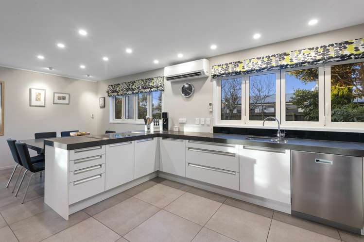 7 Douglas Street Lincoln_10