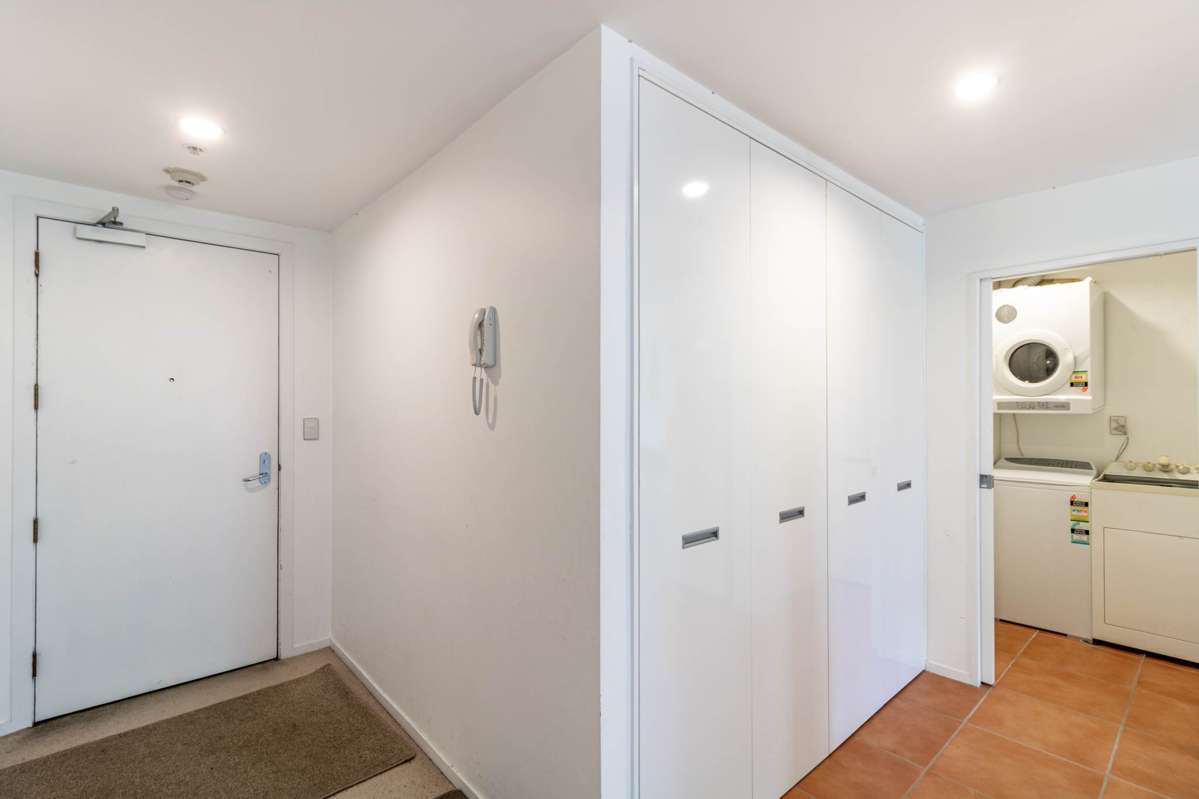 3F/205 Hobson Street_3