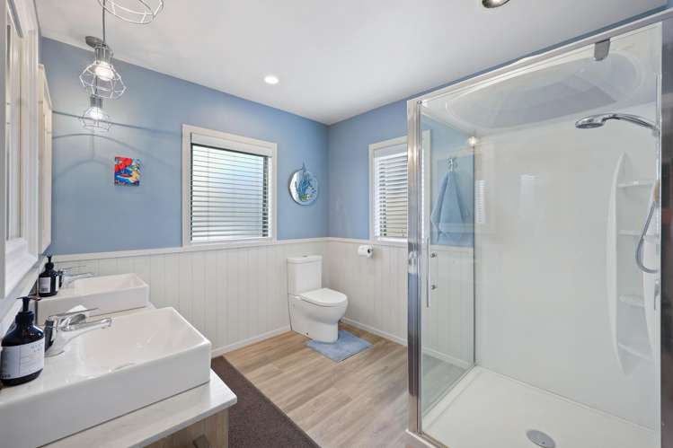 49 Torkar Road Clarks Beach_17