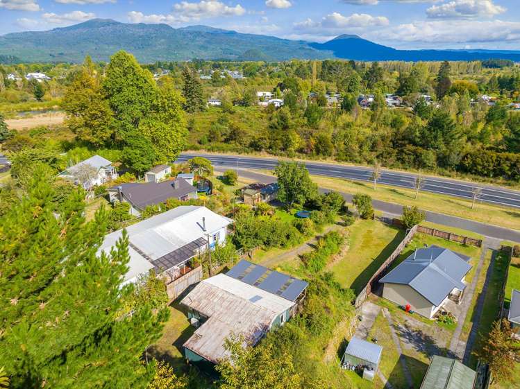 1 and 2/32 Gosling Grove Turangi_19