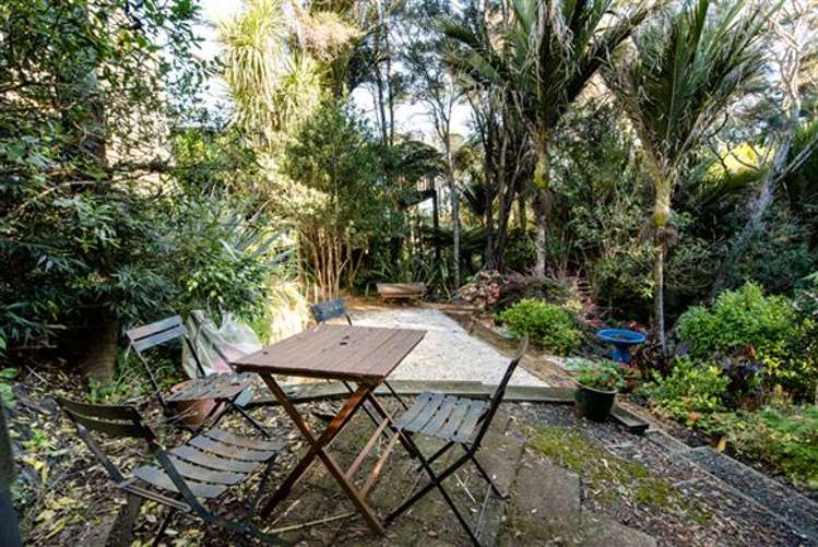 15 York Road Titirangi_13