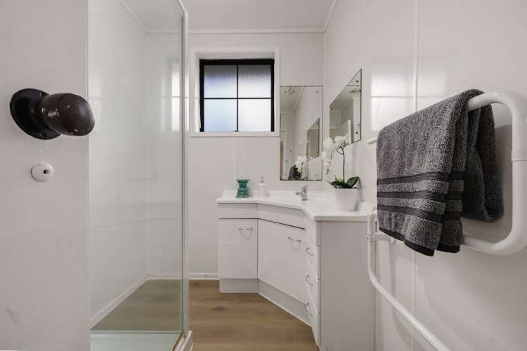 5 Denarius Lane Glendene_11