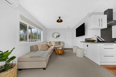 565 Buckland Road_2