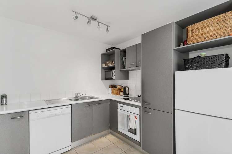 2b/86a Rockfield Road Penrose_4