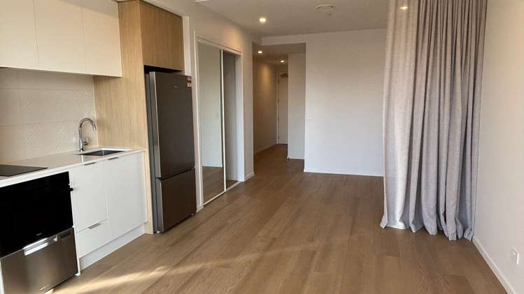 105/2B Te Ara Taurapa Point Chevalier_5