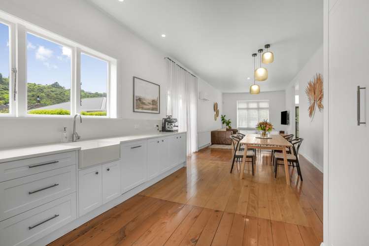 2 Richard Grove Stokes Valley_9