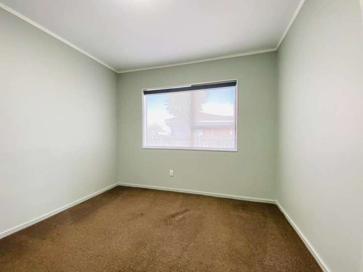 1/11 Kennington Drive Clendon Park_5