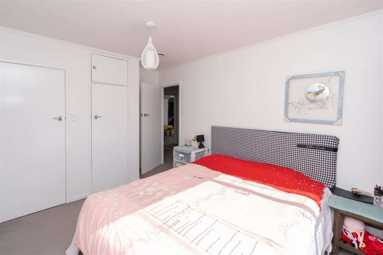 59 Resthill Crescent Glenview_11