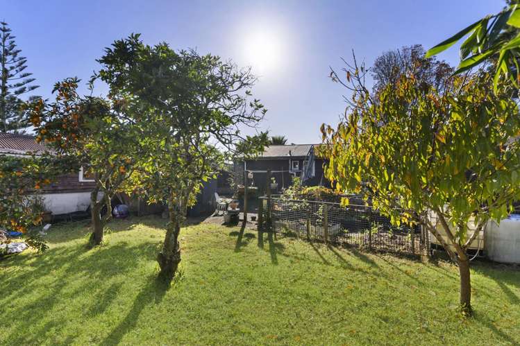 7 Fairclough Road Beach Haven_11