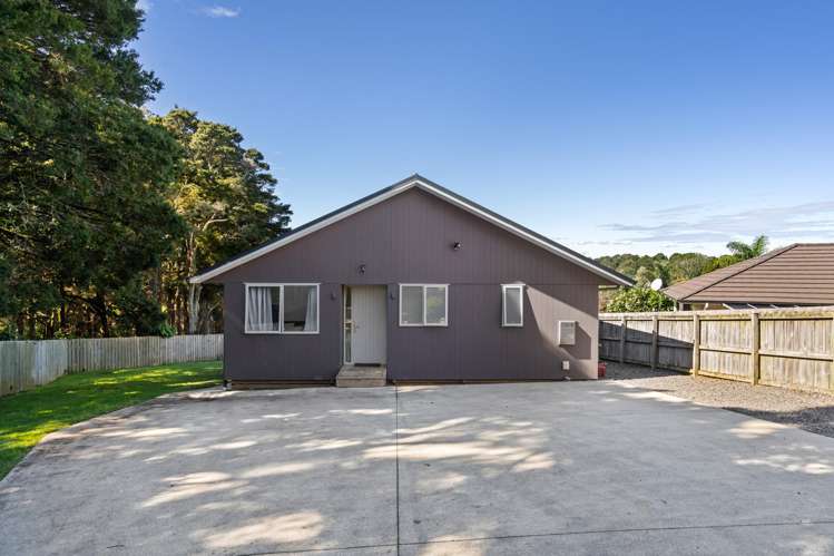 38 Pebble Beach Boulevard Te Kamo_17