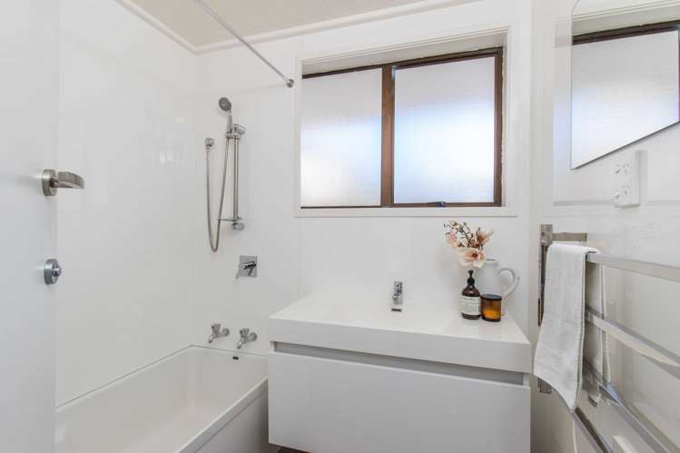 10 Kiwi Esplanade Mangere Bridge_15