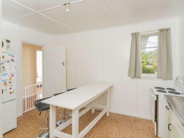 18 Maitland Avenue Stoke_15