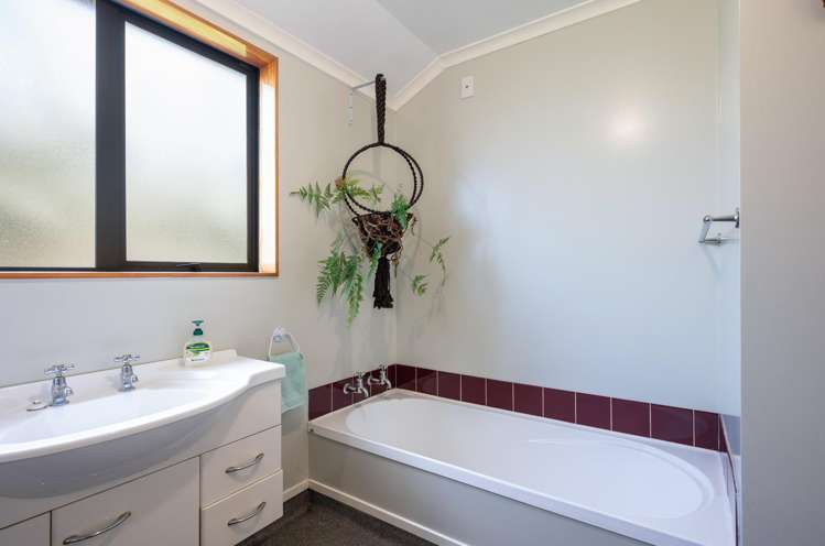 6 Whiting Drive Wakefield_13
