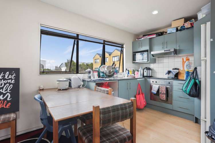 2/12 Crown Lynn Place New Lynn_9