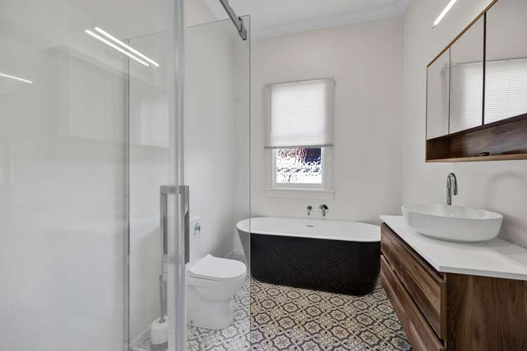 195 South Road Hawera_16