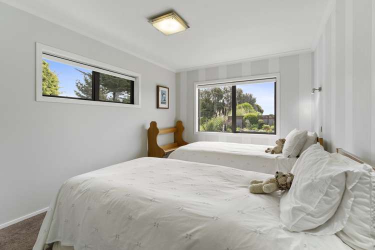 7 Byron Brown Place Otaki Beach_10