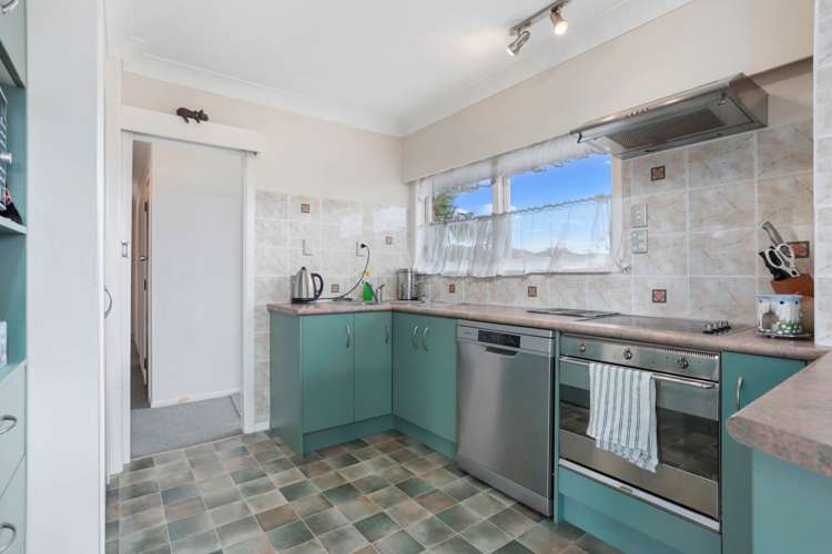 4265 Great North Road Glendene_17