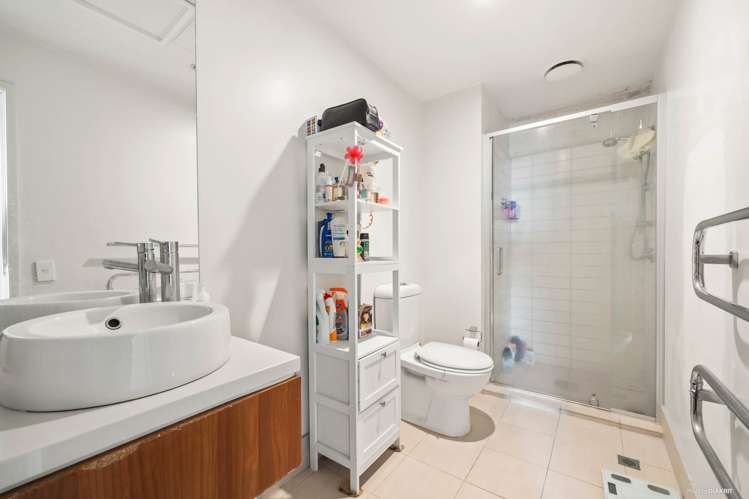 518/6 Dockside Lane City Centre_7