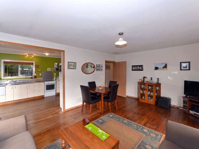 1/6 Hilliard Street Stoke_2