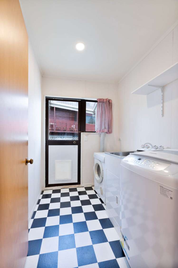 22 Greenvalley Rise Glenfield_16