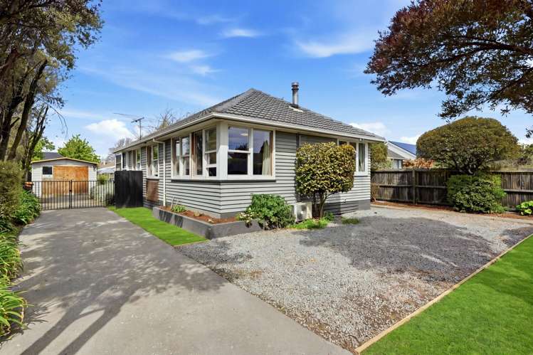 15 Avro Crescent_0