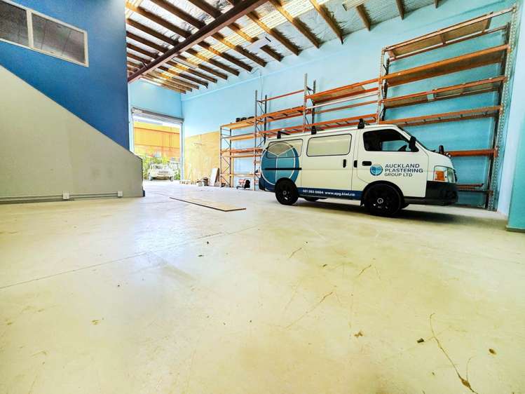 Unit C/97 Central Park Drive Henderson_2