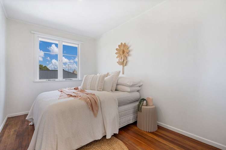 47 Clotworthy Crescent Onerahi_11