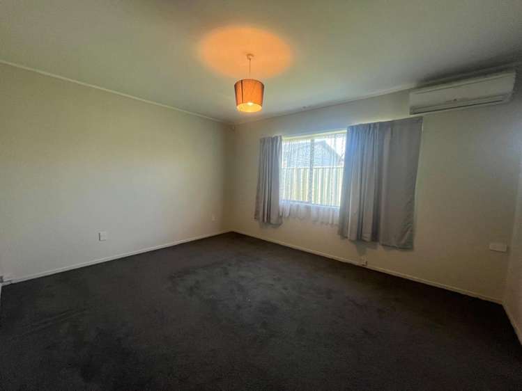 12 Wairata Place Te Atatu South_7